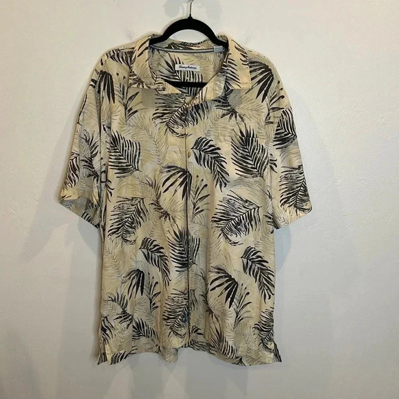 TOMMY BAHAMA PALM PRINT CAMP SHIRT XXL WOODEN BUTTONS 70% silk 30% coolmax poly - Picture 1 of 9
